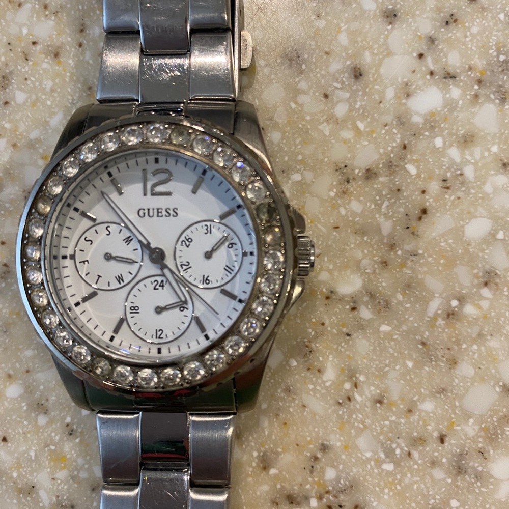 Guess Watch - Picture 4 of 4
